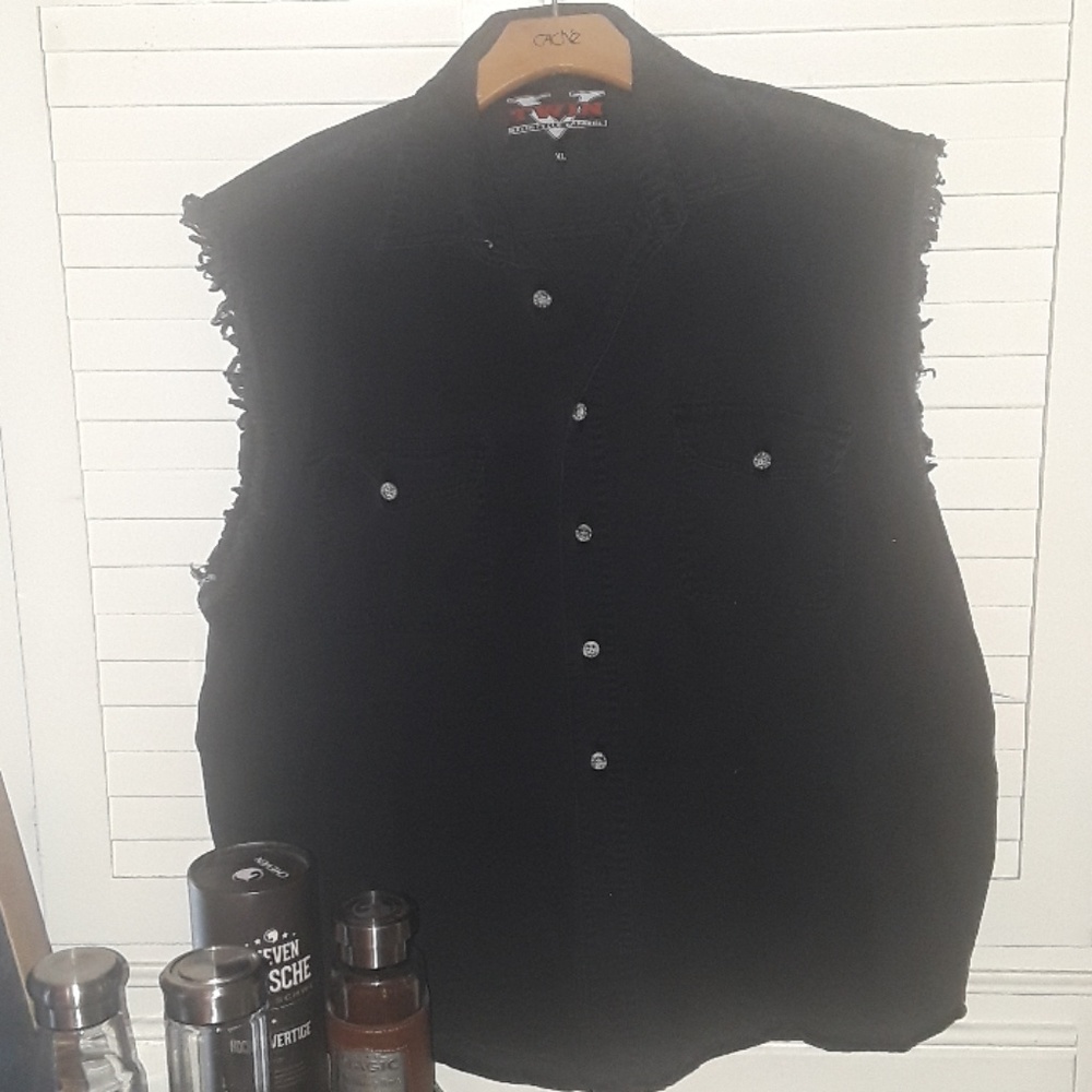 Light Weight Black Sleeveless  shirt